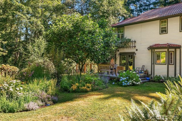 11703 Vashon Highway SW, Vashon, WA 98070