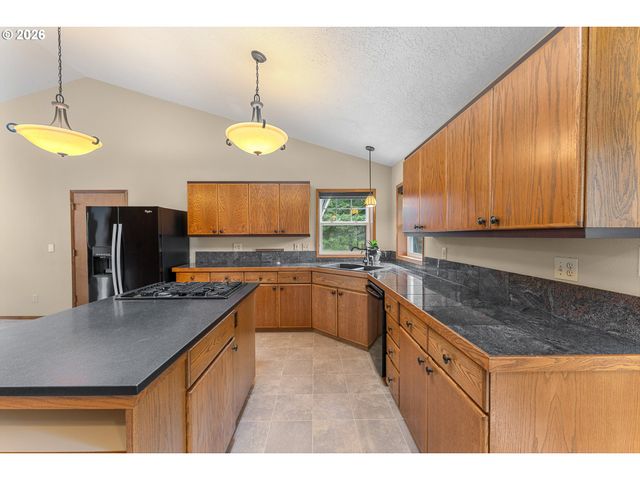 16081 S MOORE Rd, Oregon City, OR 97045
