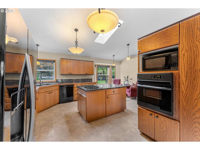 16081 S MOORE Rd, Oregon City, OR 97045