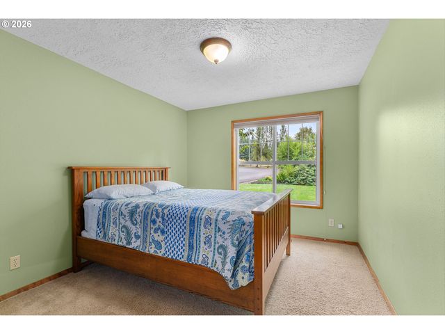 16081 S MOORE Rd, Oregon City, OR 97045