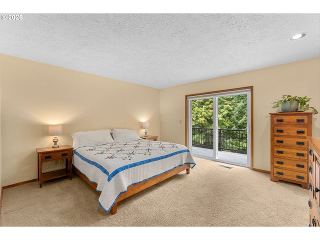 16081 S MOORE Rd, Oregon City, OR 97045