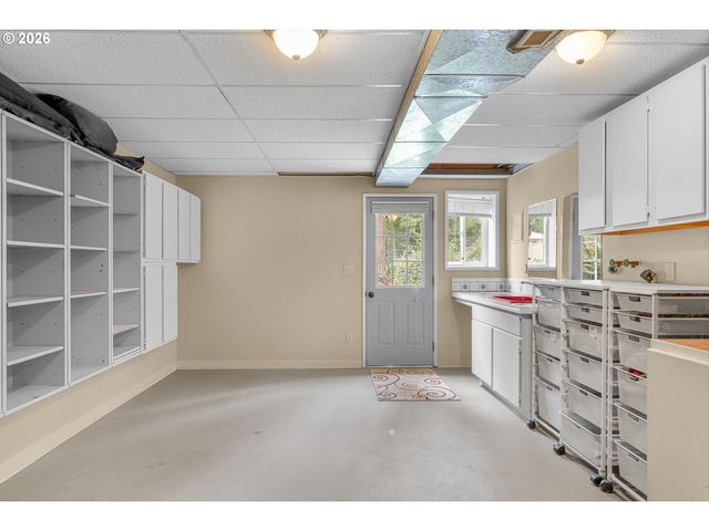 16081 S MOORE Rd, Oregon City, OR 97045