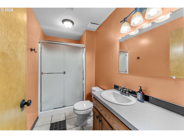 16081 S MOORE Rd, Oregon City, OR 97045