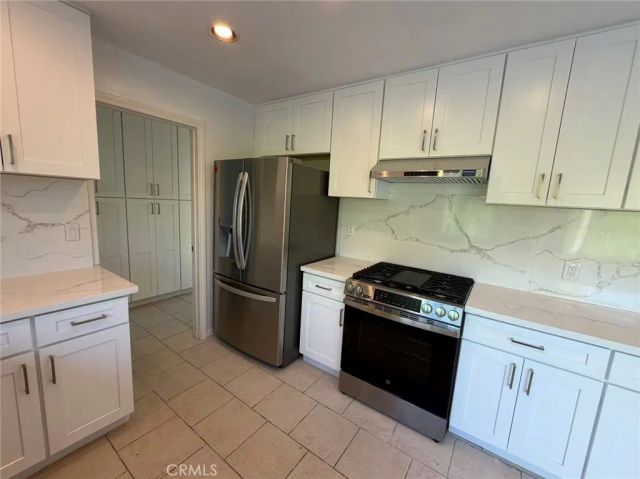 20702 Elizabeth, Huntington Beach, CA 92646