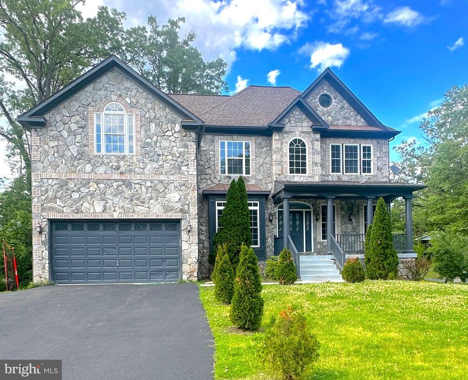 8512 SPRUCE ST, Manassas, VA 20111