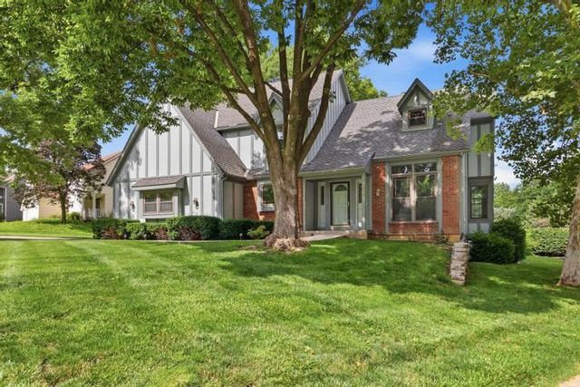 8700 W 113th Street, Overland Park, KS 66210