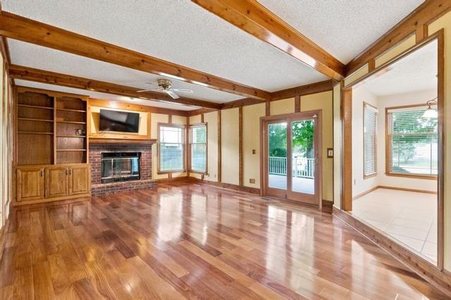 8700 W 113th Street, Overland Park, KS 66210
