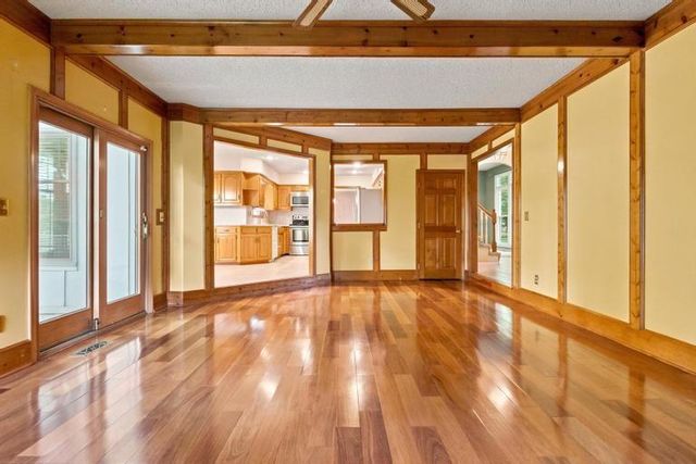 8700 W 113th Street, Overland Park, KS 66210