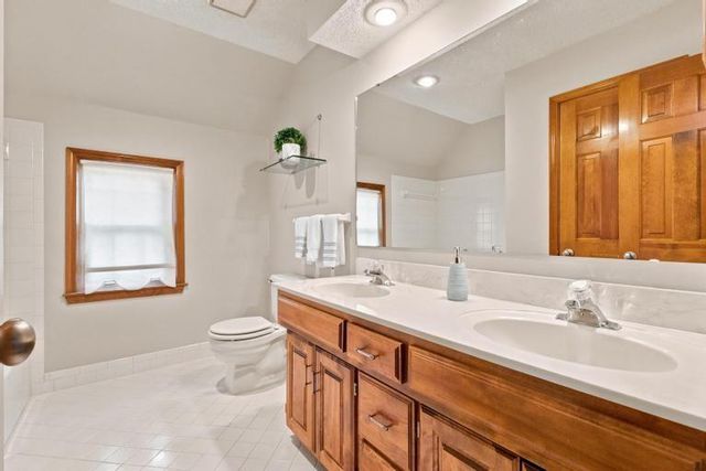 8700 W 113th Street, Overland Park, KS 66210