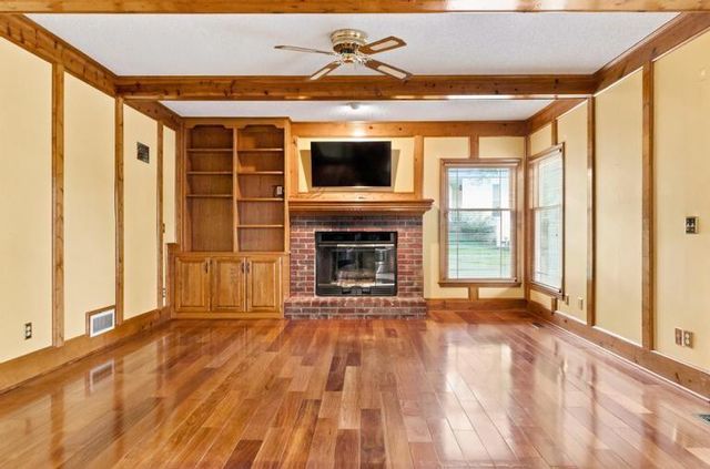 8700 W 113th Street, Overland Park, KS 66210