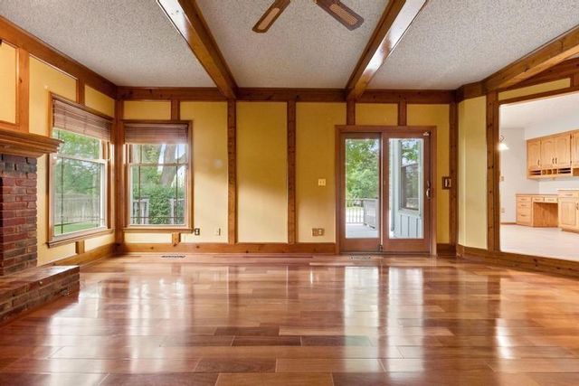 8700 W 113th Street, Overland Park, KS 66210