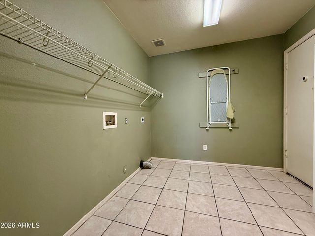 5462 N 77TH Drive, Glendale, AZ 85303