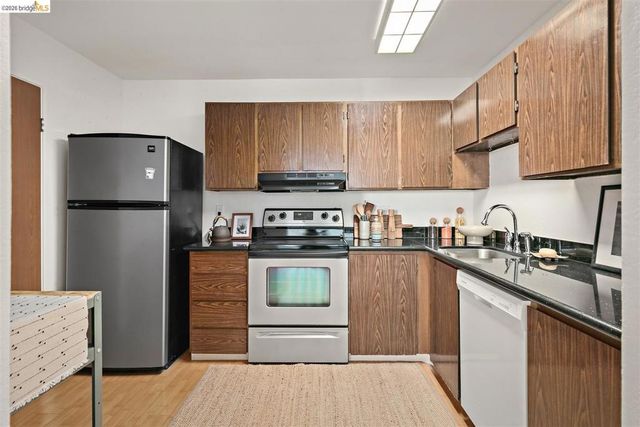 555 Pierce St 422, Albany, CA 94706