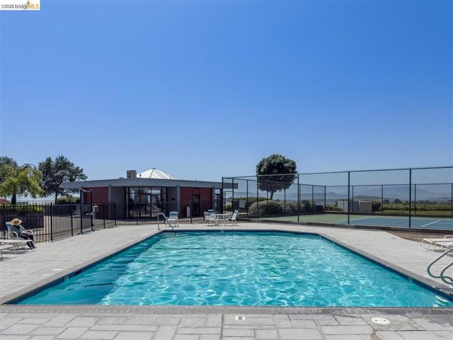 555 Pierce St 422, Albany, CA 94706