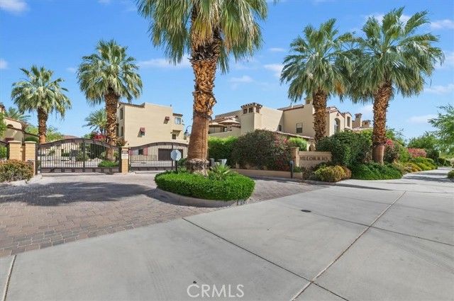 1045 Villorrio, Palm Springs, CA 92262