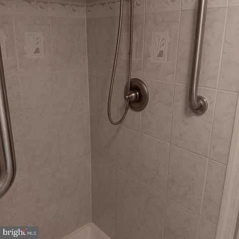 6948 BROENING RD, Baltimore, MD 21222