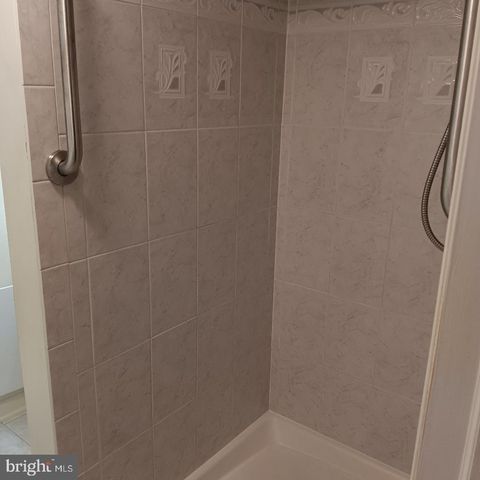 6948 BROENING RD, Baltimore, MD 21222