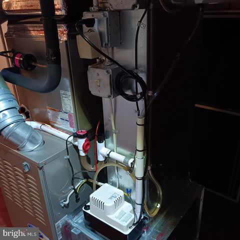 6948 BROENING RD, Baltimore, MD 21222