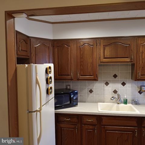 6948 BROENING RD, Baltimore, MD 21222