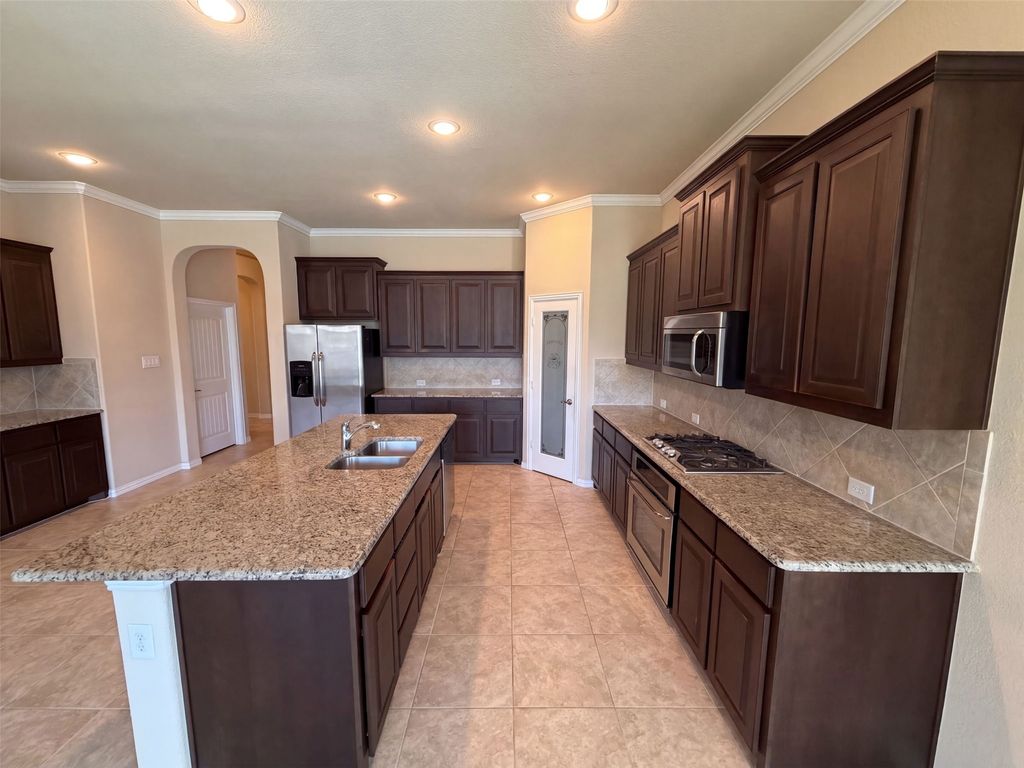 3912 Gennaker Drive, Denton, TX 76210 — photo 2