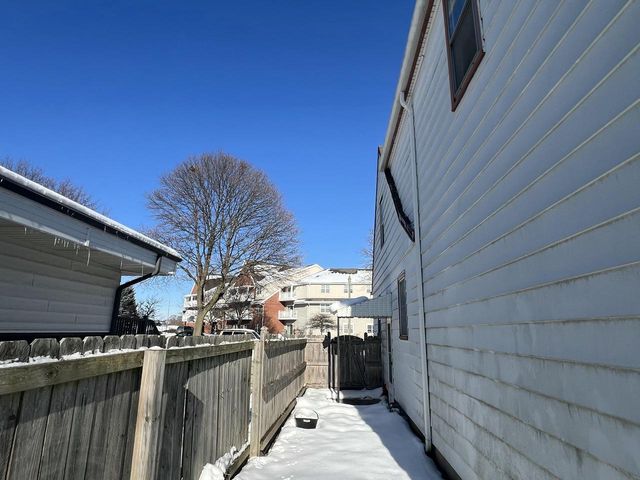 1409 W Custer AVENUE, Milwaukee, WI 53209