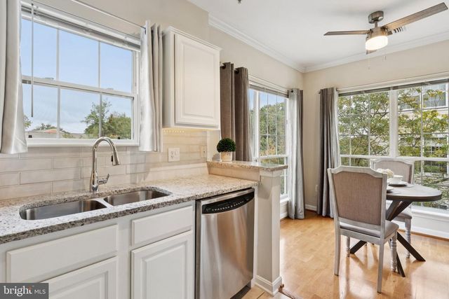 4561 STRUTFIELD LN #3305, Alexandria, VA 22311