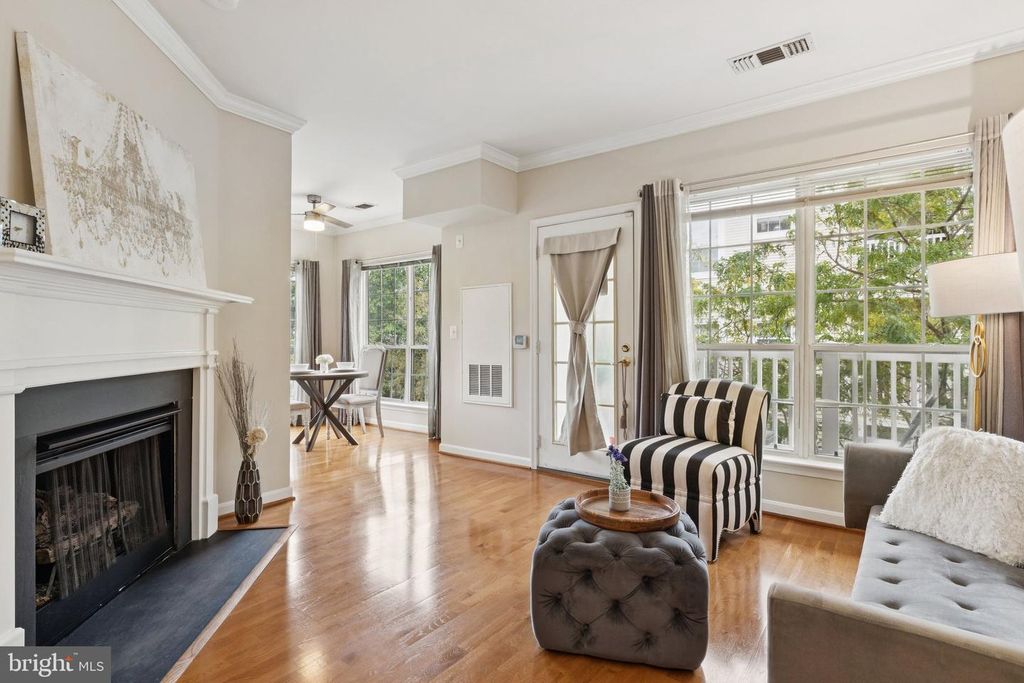 4561 STRUTFIELD LN #3305, Alexandria, VA 22311