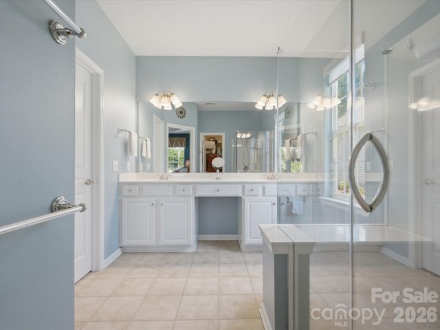 6747 Fieldstone Manor Drive, Matthews, NC 28105