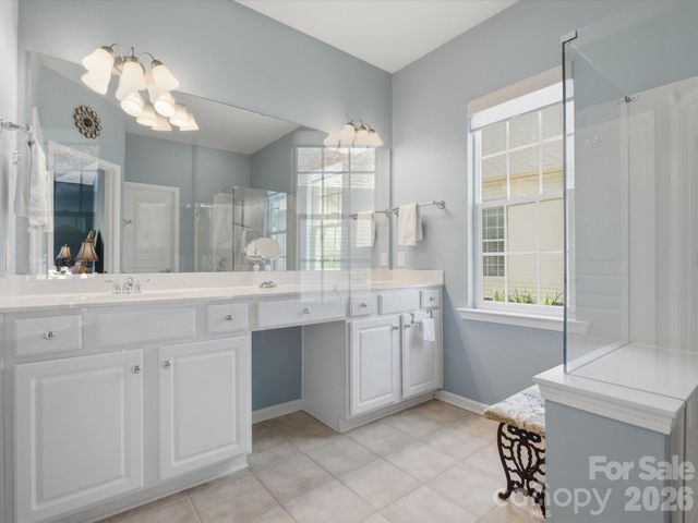 6747 Fieldstone Manor Drive, Matthews, NC 28105