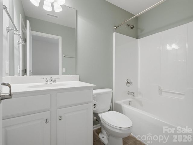 6747 Fieldstone Manor Drive, Matthews, NC 28105