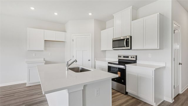 104 Olivia Dr, New Stanton, PA 15639
