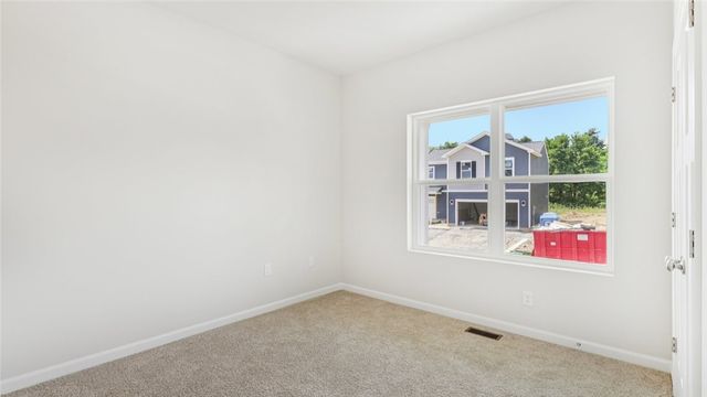 104 Olivia Dr, New Stanton, PA 15639