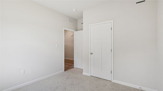 104 Olivia Dr, New Stanton, PA 15639