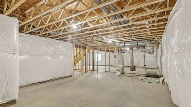 104 Olivia Dr, New Stanton, PA 15639