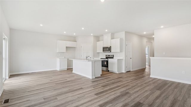 104 Olivia Dr, New Stanton, PA 15639