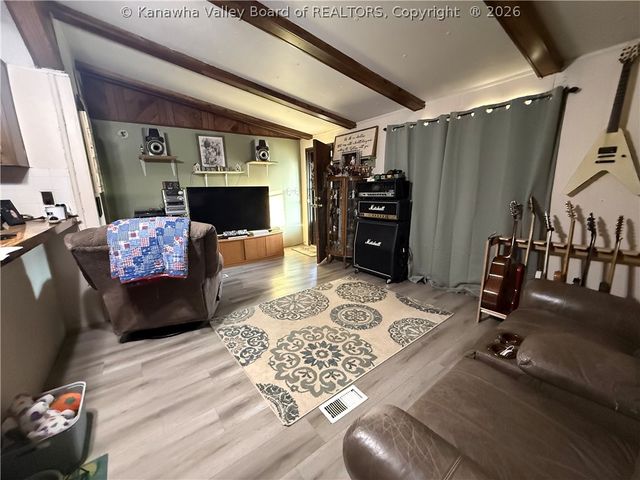 19 Lee Circle, Hurricane, WV 25526