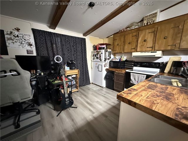 19 Lee Circle, Hurricane, WV 25526