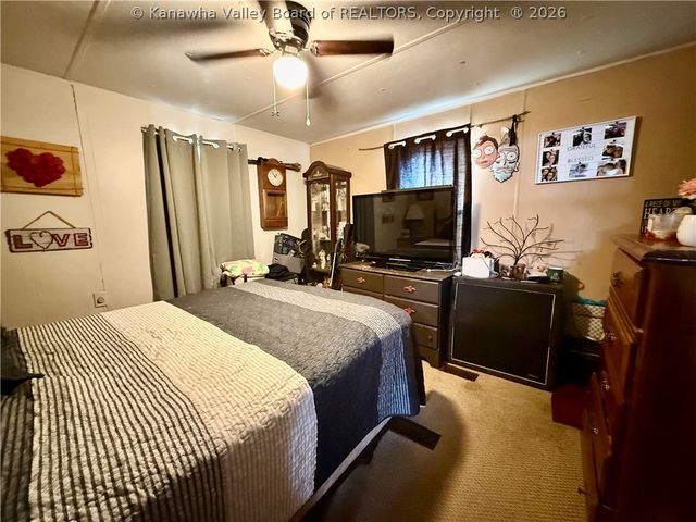 19 Lee Circle, Hurricane, WV 25526