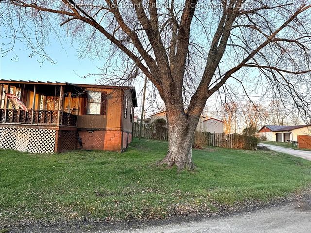 19 Lee Circle, Hurricane, WV 25526