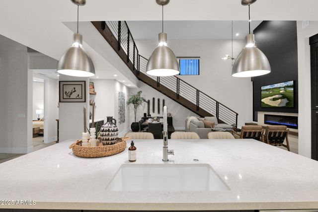 6525 E CAVE CREEK Road 1, Cave Creek, AZ 85331