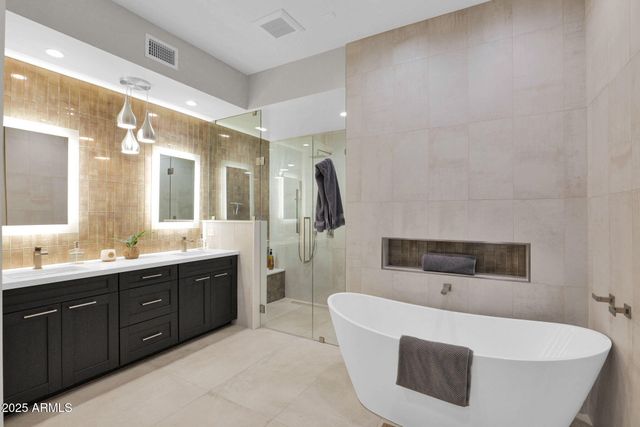 6525 E CAVE CREEK Road 1, Cave Creek, AZ 85331