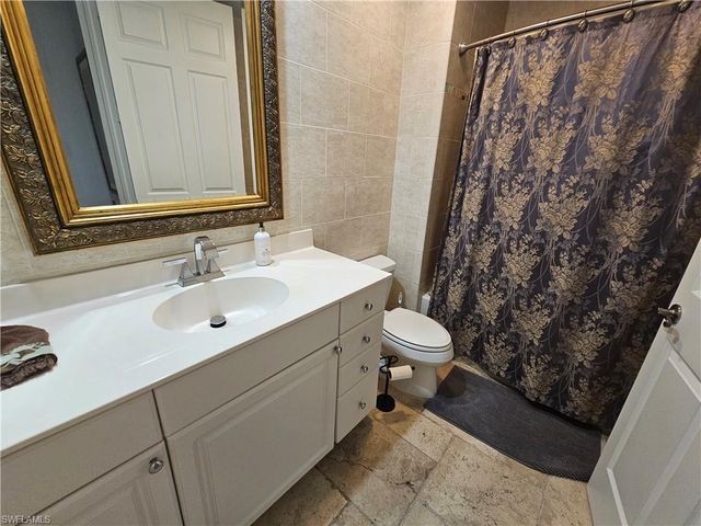 400 Flagship DR 407, Naples, FL 34108