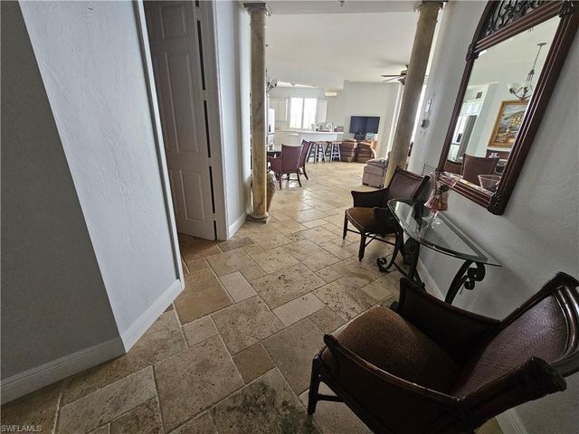 400 Flagship DR 407, Naples, FL 34108