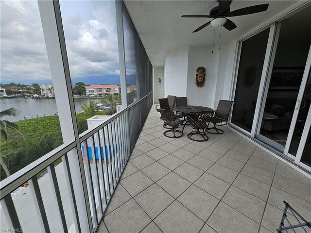 400 Flagship DR 407, Naples, FL 34108