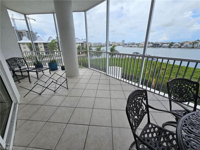 400 Flagship DR 407, Naples, FL 34108