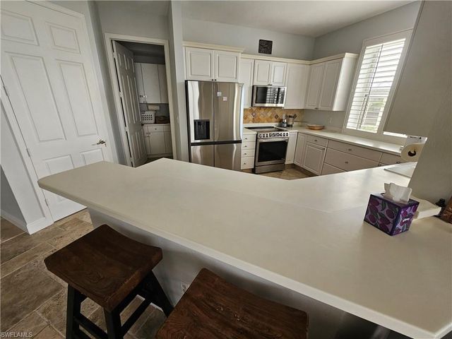 400 Flagship DR 407, Naples, FL 34108
