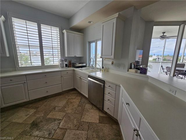 400 Flagship DR 407, Naples, FL 34108