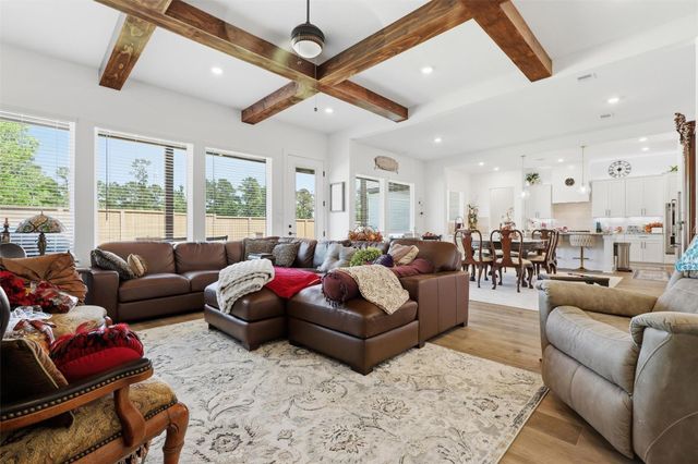 5604 Marigold Mile Dr, Magnolia, TX 77354