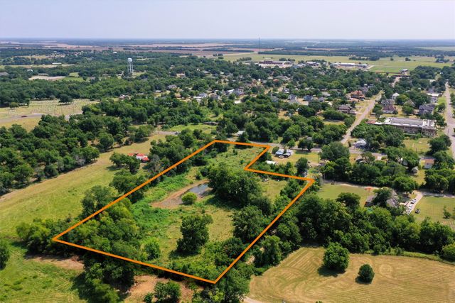 911 5th Street, Honey Grove, TX 75446