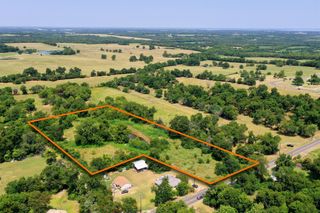 911 5th Street, Honey Grove, TX 75446